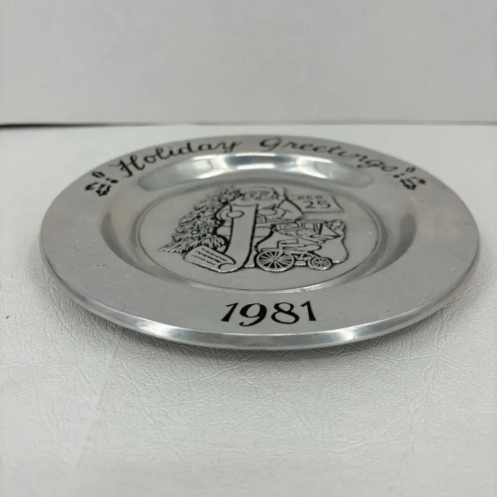Wilton Pewter‎ Holiday Greetings Santa Plate Vintage 1981 Wall Hanger 7.5 Inch